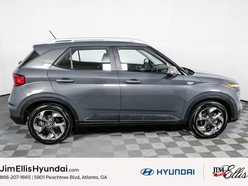 Certified 2025 Hyundai Venue SEL image 28