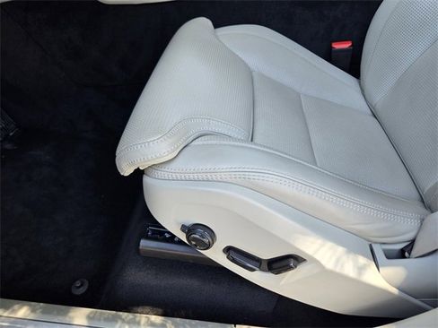 Used 2025 Volvo XC90 T8 Ultra w/ Protection Package Premier image 33