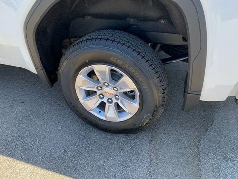 New 2026 GMC Sierra 1500 SLE w/ Preferred Package image 10