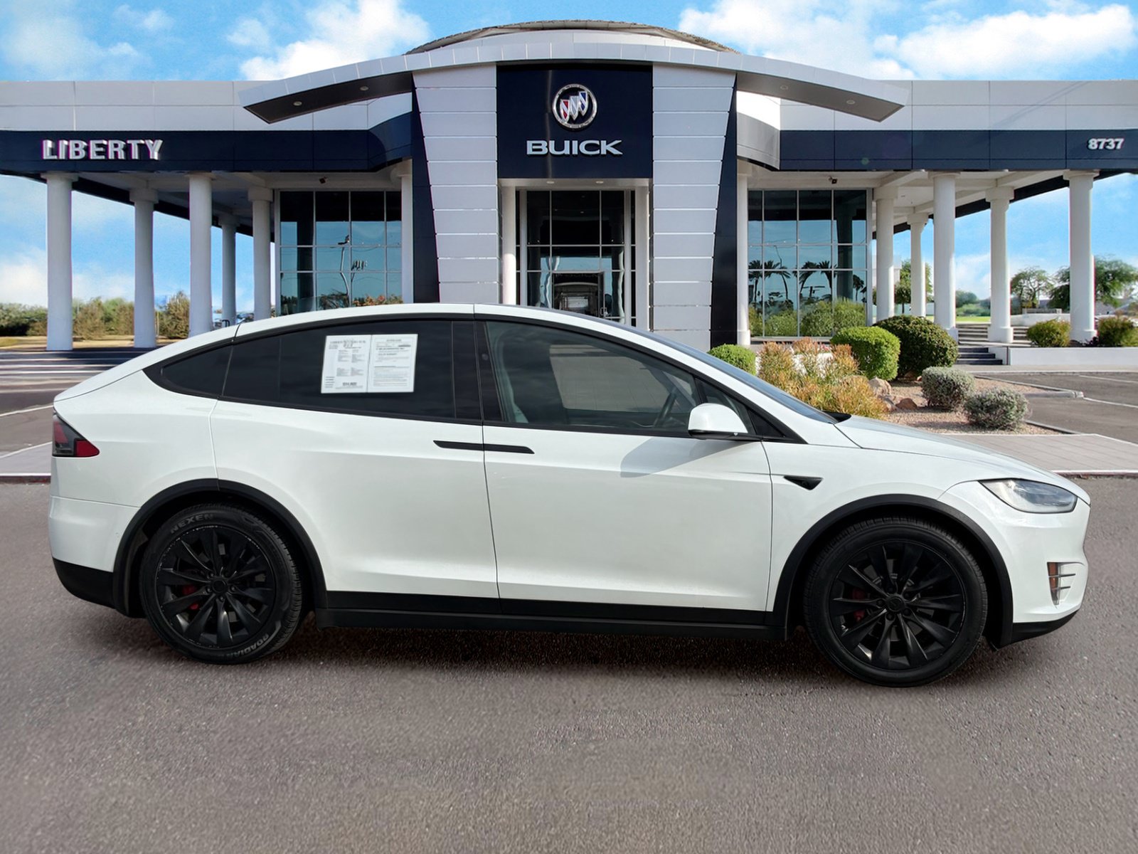 Used 2018 Tesla Model X 100D AWD/4WD image 3