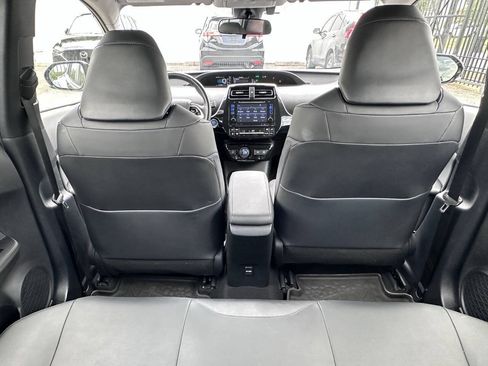 Used 2017 Toyota Prius Three Touring FWD image 39