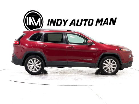 Used 2015 Jeep Cherokee Limited w/ Luxury Group AWD/4WD image 3