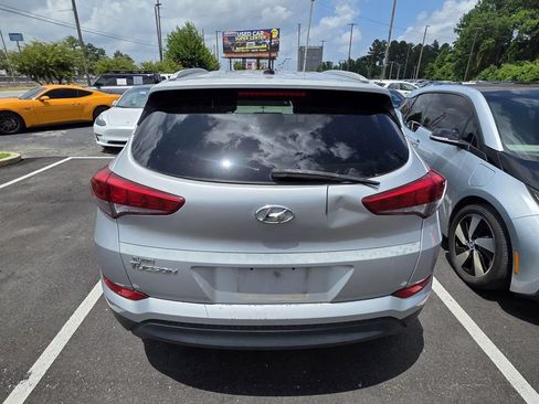 Used 2017 Hyundai Tucson SE w/ SE Popular Package 02 FWD image 3