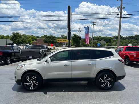 Used 2015 Chevrolet Traverse LT w/ Style and Technology Package FWD image 1