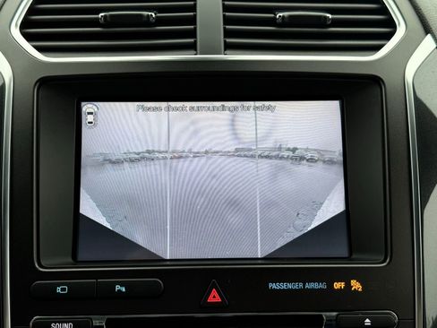 Used 2018 Ford Explorer Limited w/ Ford Safe & Smart Package image 58