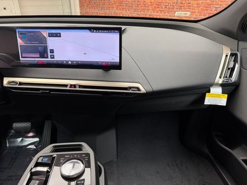 New 2026 BMW iX xDrive45 w/ Premium Package image 17