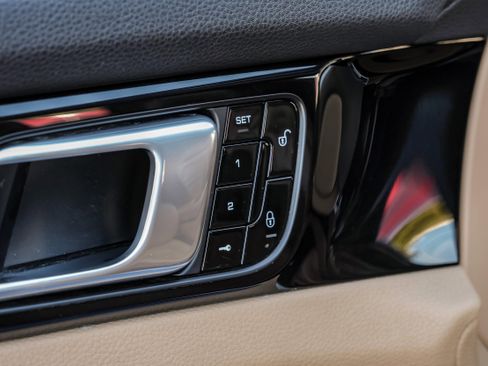 Used 2018 Porsche Panamera 4 w/ Sport Chrono Package image 58