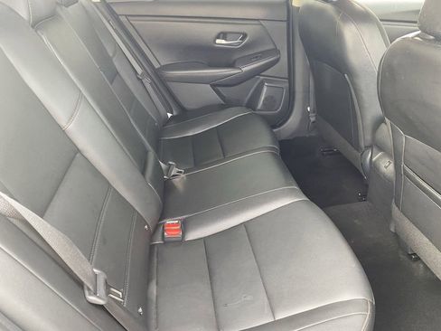 Used 2023 Nissan Sentra SR w/ SR Premium Package image 11