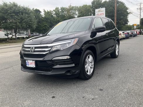 Used 2017 Honda Pilot LX image 1