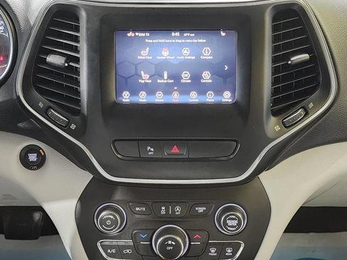 Used 2020 Jeep Cherokee Latitude Plus w/ Cold Weather Group image 15