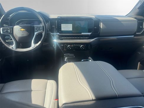 Used 2024 Chevrolet Silverado 1500 LTZ image 10