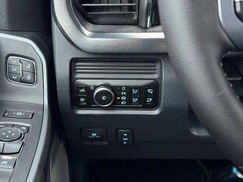 New 2026 Ford F350 Lariat w/ Black Appearance Package image 28