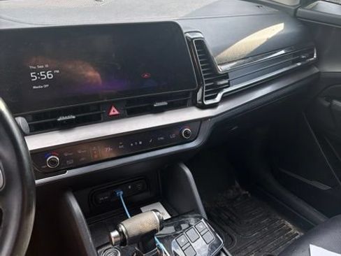 Used 2023 Kia Sportage EX FWD image 2