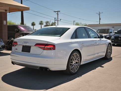 Used 2015 Audi S8 image 4