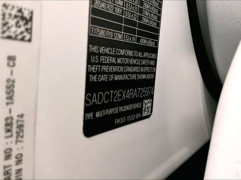 Certified 2024 Jaguar F-PACE R-Dynamic S image 34