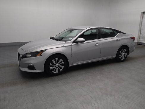 Used 2022 Nissan Altima 2.5 S FWD image 2