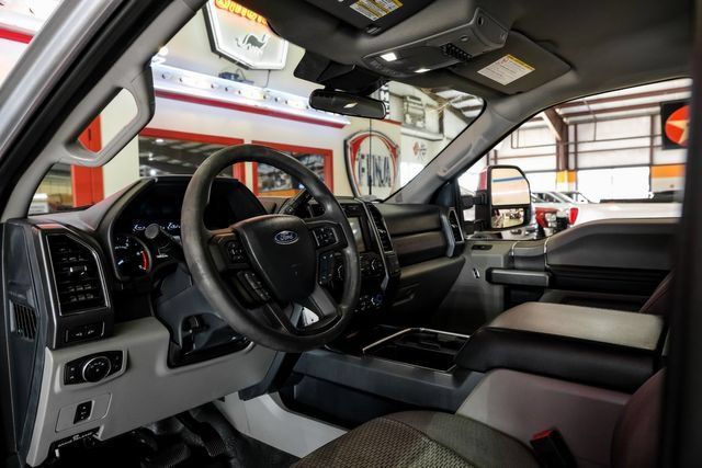 Used 2022 Ford F350 XLT w/ XLT Premium Package AWD/4WD image 5