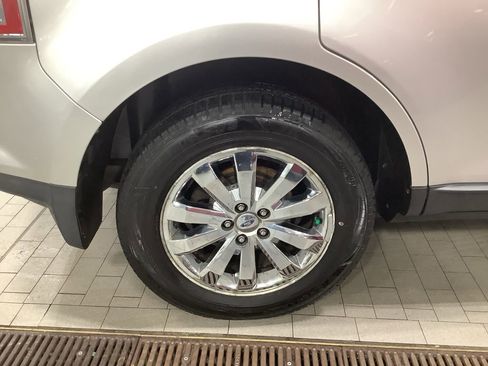 Used 2010 Ford Edge SEL image 9