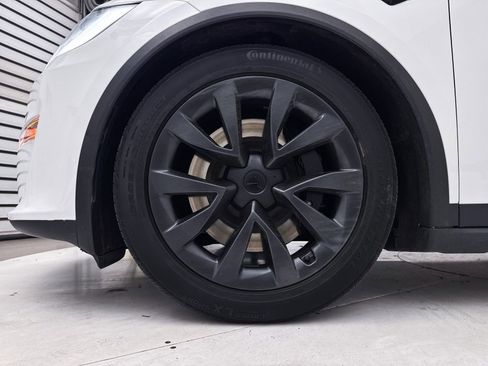 Used 2022 Tesla Model X image 14