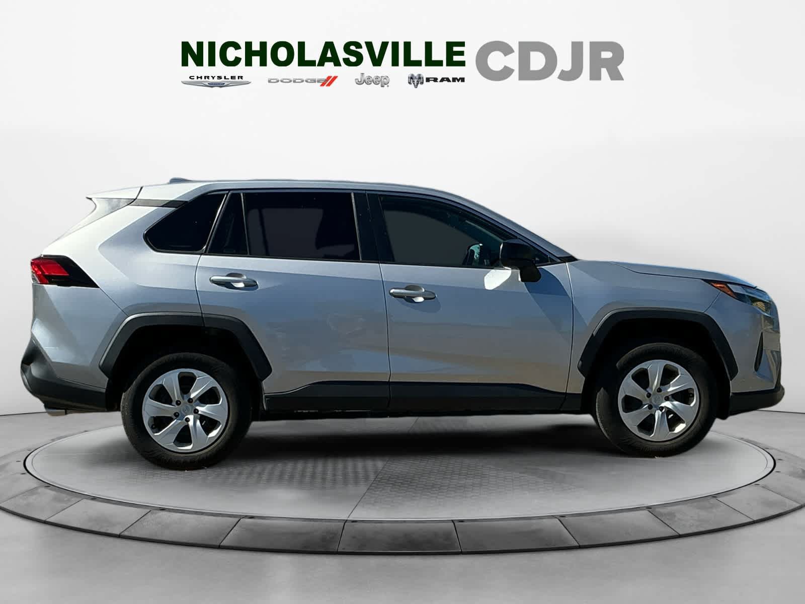 Used 2024 Toyota RAV4 LE AWD/4WD image 6