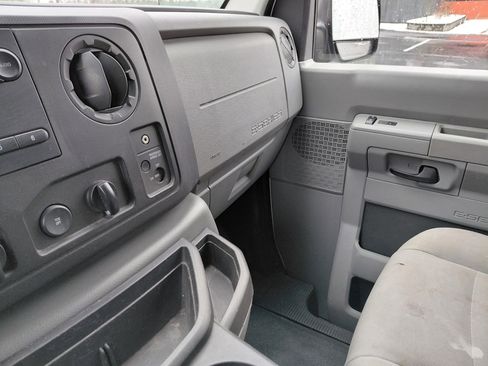 Used 2013 Ford E-250 and Econoline 250 w/ PWR Group image 18