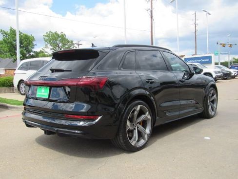 Used 2022 Audi e-tron S Prestige w/ Prestige Package image 8