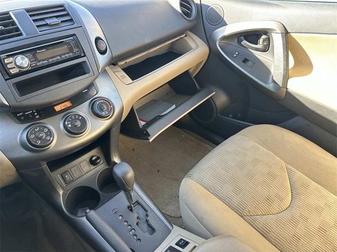 Used 2011 Toyota RAV4 4WD image 32