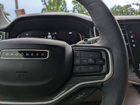 Used 2022 Jeep Wagoneer Series III w/ Premium Group I RWD image 18