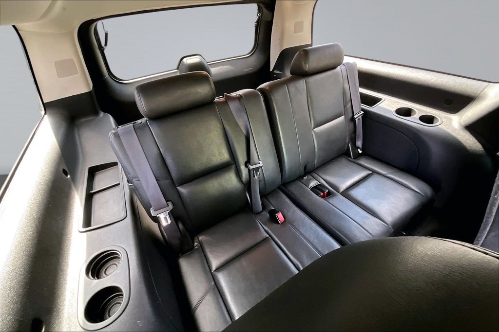 Used 2011 Cadillac Escalade ESV Premium RWD image 21