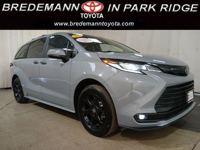 Certified 2025 Toyota Sienna XLE Woodland Edition