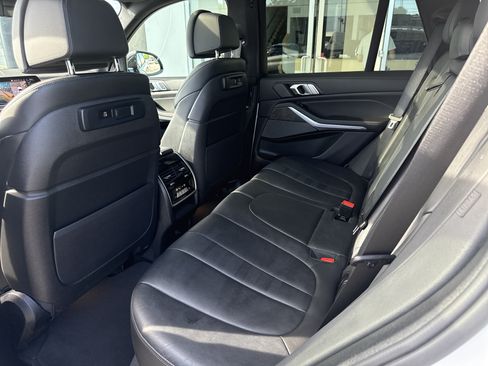 Used 2021 BMW X5 sDrive40i w/ Premium Package RWD image 12