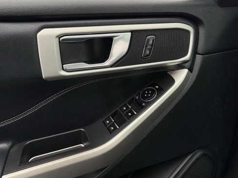 Certified 2022 Ford Explorer XLT w/ Equipment Group 202A image 23