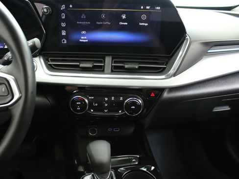 Certified 2025 Chevrolet Trax LT w/ Driver Confidence Package FWD image 19