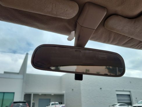Used 1996 Toyota Corolla DX FWD image 21