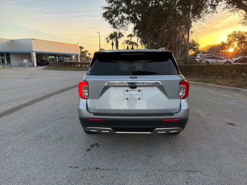 Used 2023 Ford Explorer XLT w/ Equipment Group 202A image 4