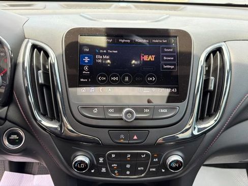 Used 2022 Chevrolet Equinox RS w/ RS Leather Package FWD image 27