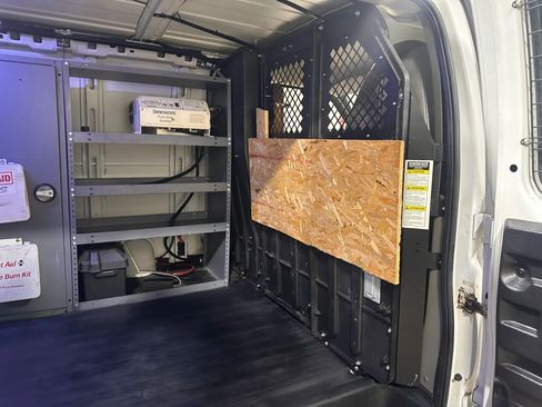 Used 2013 GMC Savana 1500 AWD image 28