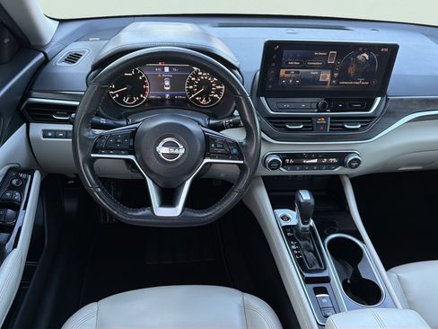 Used 2023 Nissan Altima 2.5 SL AWD/4WD image 16
