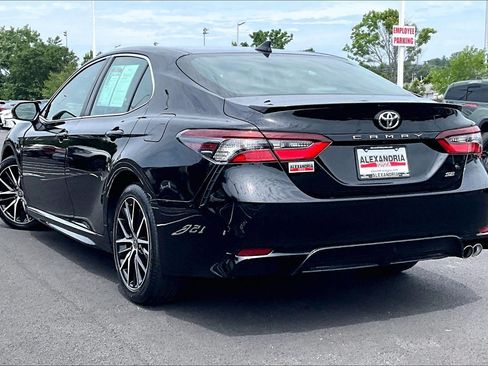 Used 2023 Toyota Camry SE FWD image 11