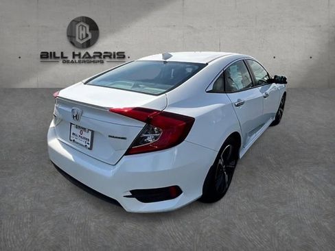 Used 2018 Honda Civic Touring image 5