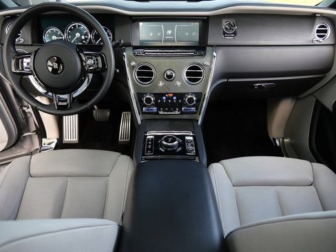 Used 2021 Rolls-Royce Cullinan image 4