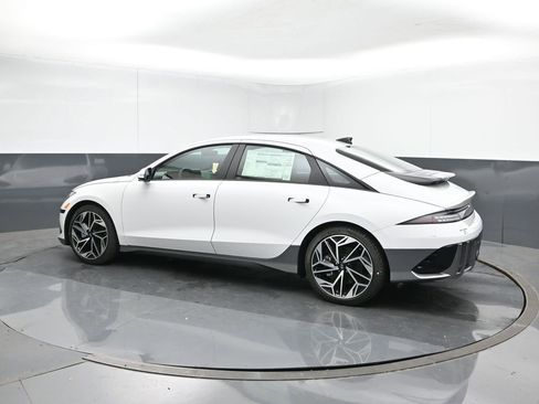 New 2025 Hyundai Ioniq 6 SEL RWD image 4