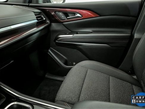 Used 2024 Chevrolet Traverse Z71 image 20