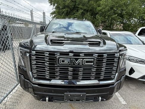 Used 2024 GMC Sierra 2500 Denali Ultimate image 2