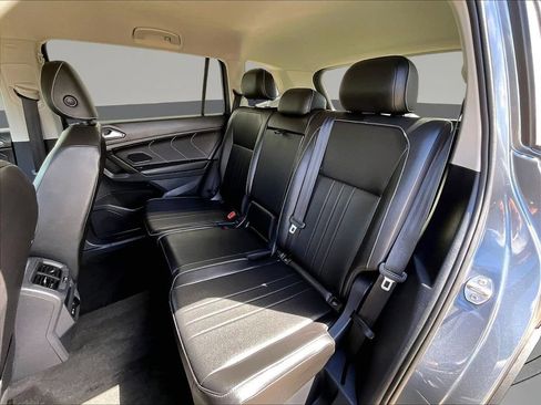 Used 2023 Volkswagen Tiguan SE AWD/4WD image 25