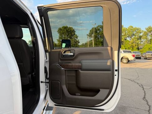Used 2020 GMC Sierra 2500 Denali w/ Denali Ultimate Package AWD/4WD image 11