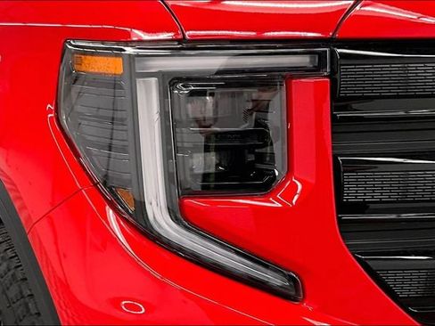 Used 2024 GMC Sierra 1500 Elevation w/ Preferred Package AWD/4WD image 36