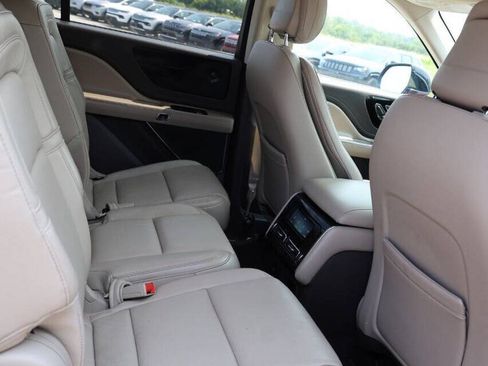 Used 2020 Lincoln Aviator Reserve w/ Equipment Group 201A AWD/4WD image 16