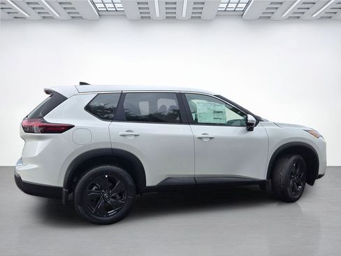 New 2026 Nissan Rogue SV FWD image 3