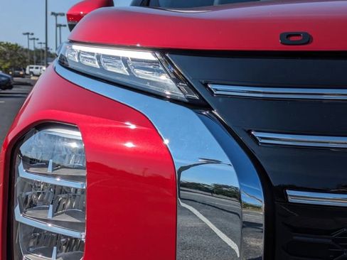 New 2025 Mitsubishi Outlander SE image 10